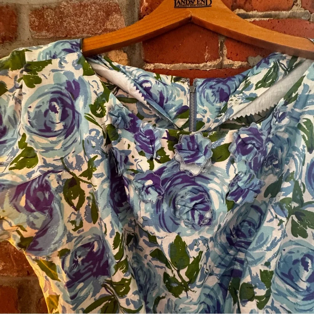 Floral Blue and Green Vintage Dress, 1950s blue roses, small - Picture 5 of 11